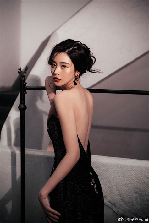 Nhan sắc nóng bỏng của hot girl bị kéo vào vụ ly hôn của Huỳnh Hiểu Minh Báo Dân trí