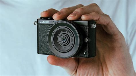 This Mini Mirrorless Camera Is The Ultimate Travel Companion - YouTube