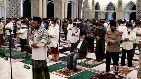 Bacaan Niat Dan Tata Cara Salat Tarawih Lengkap Dengan Doa Kamilin