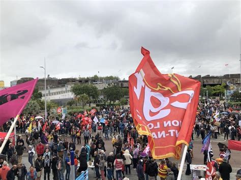 Législatives 2024 Environ 2000 personnes défilent contre lextrême