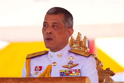 Thai König Rama X Radelt Bauchfrei Durch Die Schweiz Blick