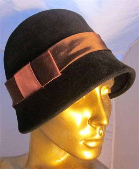 Art Deco Cloche Hat Velvet With Ribbon Etsy Cloche Hat Vintage