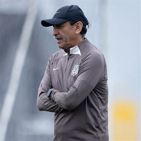 A declaração de Emiliano Díaz sobre o elenco do Corinthians