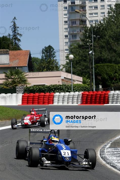 Bruno Senna Bra Raikkonen Robertson Racing Leads Rodolfo Gonzalez