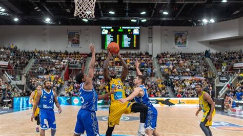 Bbl Ludwigsburg Berrollt Skyliners Hessenschau De Skyliners Frankfurt