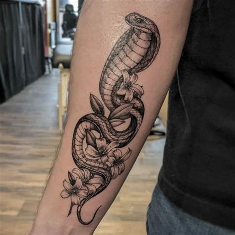 Details More Than Upper Arm Snake Tattoos Latest In Cdgdbentre