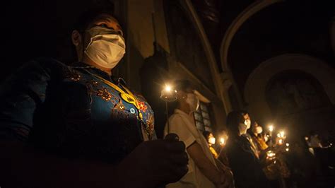 Suasana Misa Vigili Paskah Di Katedral Jakarta Foto Tempo Co