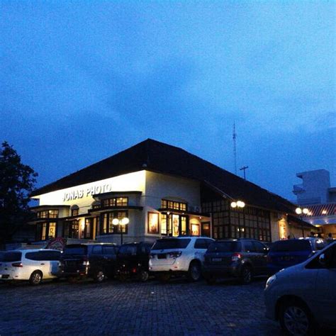 Jonas Photo And Giggle Box Cafe And Resto Seputar Semarang