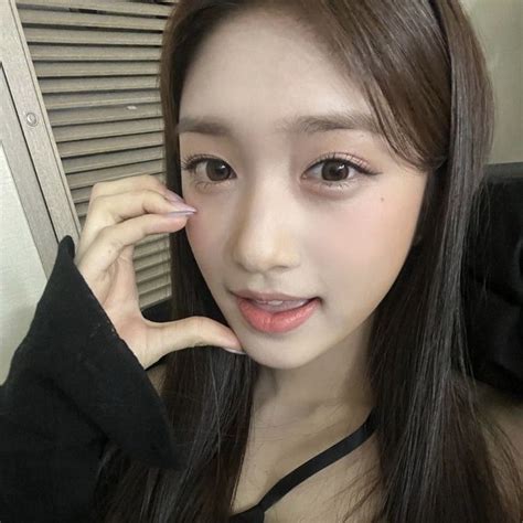 Leeseo Lee Hyunseo Ive Selca Icon Pfp Kpop Girl Icons Kpop Girl