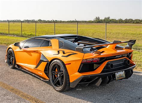 Lamborghini Aventador Svj Roadster Tries Carbon Wheels On For Size