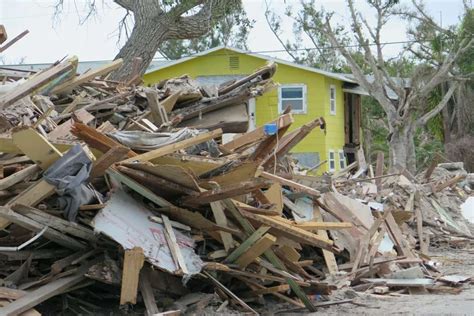 Fort Myers Beach Residents Face Tough Decisions The Enterprise World