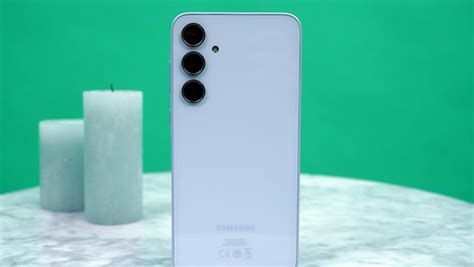 Test Samsung Galaxy A35 5G le meilleur représentant du milieu de