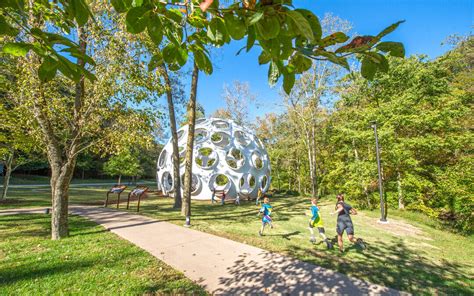 Crystal Bridges Trails courtesy of Arkansas Tourism