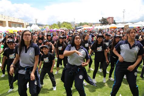 Alcaldía de Tunja on Twitter Con show musical de personajes a