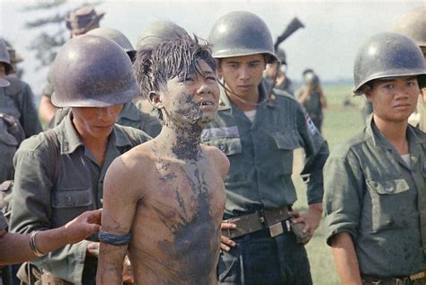 Vietnam War 1966 Vietnamese Infantrymen Tie Up A Captured Flickr