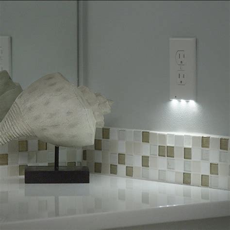 5-Pack Outlet Cover with Built-In LED Night Light - 2 Styles – MITOPDEAL