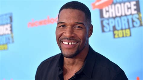 Michael Strahan Heading to Space on Blue Origin Spaceflight