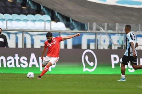 Bruno M Ndez Deve Vestir A Camisa Celeste Ap S Tima Temporada Pelo Inter