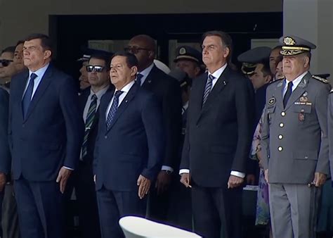 Ao Vivo Bolsonaro Participa De Cerim Nia Das For As Armadas