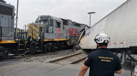 Tren Embiste Tr Iler Que Trasportaba Toneladas De Vitropiso En