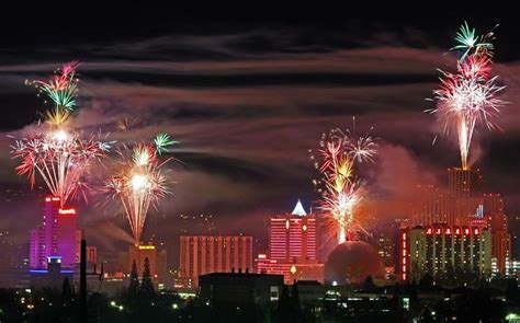 Reno Nevada New Year S Eve Fireworks Display