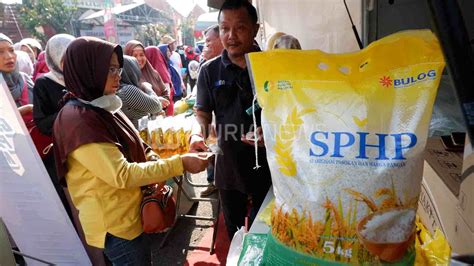 Tekan Lonjakan Harga Bulog Banjiri Jepara Dengan Beras Sphp