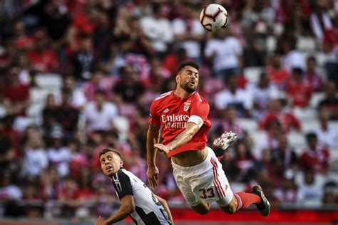 Veja fotos de Benfica x Portimonense pelo Campeonato Português Gazeta