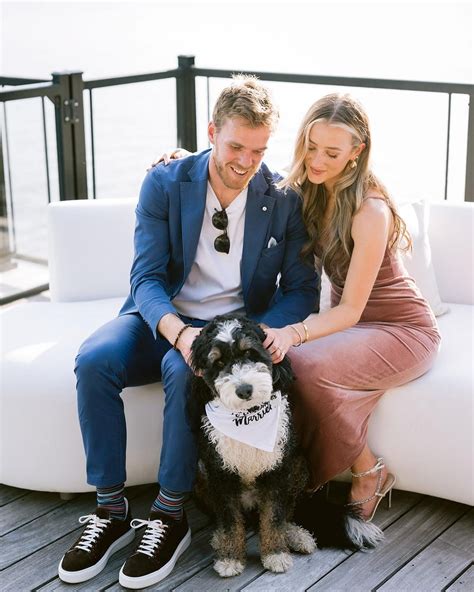 Oilers Captain Connor Mcdavid Gets Engaged To Longtime Girlfriend