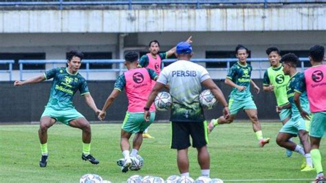 Persib Bandung Vs Persija Jakarta Liga Berubah Jam Kick Off