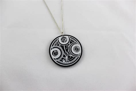 Doctor Who Necklace Gallifreyan Timelord Seal Etched Pendant