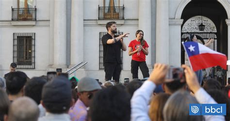 Boric Durante Acto De Apoyo En La Moneda Vamos A Seguir Firmes Pese A Los Que Quieran Vernos