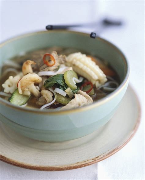 Asiatische Nudelsuppe Mit Gem Se Und Fleisch Rezept Eat Smarter