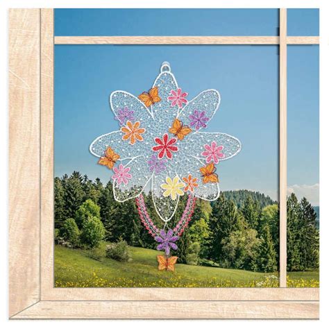 Modernes Fensterbild Moderne Frühlingsblume aus Plauener Spitze