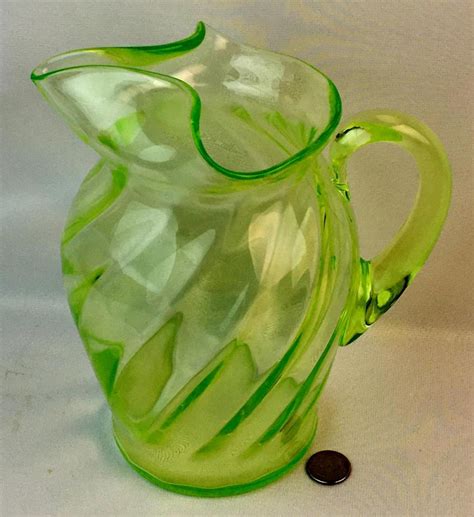 Lot Vintage C 1930 Large Vaseline Uranium Green Depression Glass Twist Pattern Pitcher W