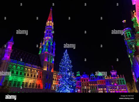 2018 Light show of Christmas market at City Hall, Grand-Place, Brussels ...