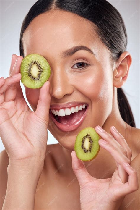 Premium Photo Kiwi Makes For A Nourishing Booster To Your Skincare