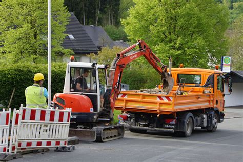 Tiefbauarbeiten Hans Müller GmbH Tief Rohrleitungs und Kabelbau