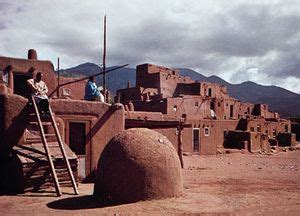 Pueblo architecture | Britannica.com