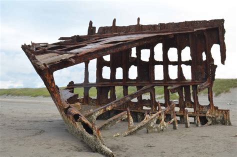 History Where To See The Peter Iredale Shipwreck Oregon Coast Travel