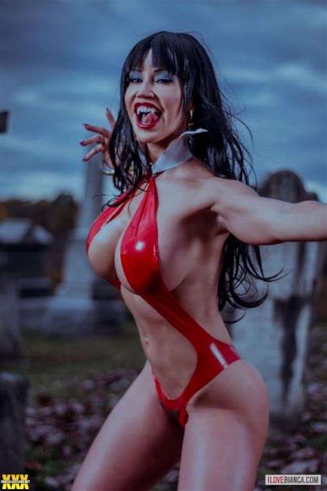 Vampirella Cosplay Nude