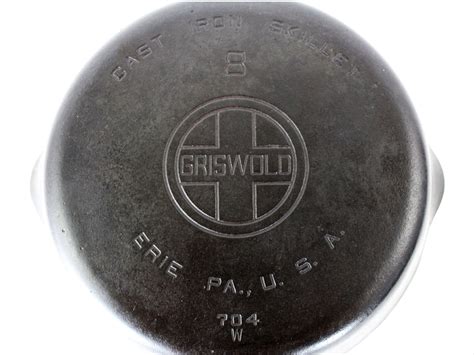 Griswold # 8 Cast Iron Skillet 704 W, Cast Iron Cooking, large block logo