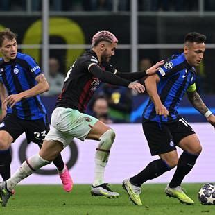 Cl Internazionale Wint Opnieuw Van Ac Milan En Staat In Eerste