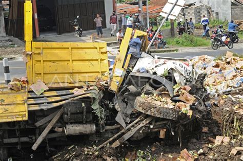 Kecelakaan Maut Empat Orang Meninggal Antara Foto