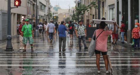 Lluvias En Per Es Seguro Abrir Los Buzones De Desag E Para Que Drene