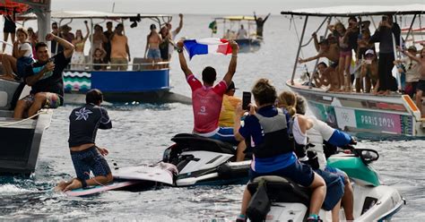 Paris Surfing Tahiti S Local Hero Kauli Vaast Rises To The Top To