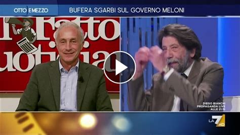 Dimissioni Sgarbi botta e risposta tra Cacciari e Travaglio È una