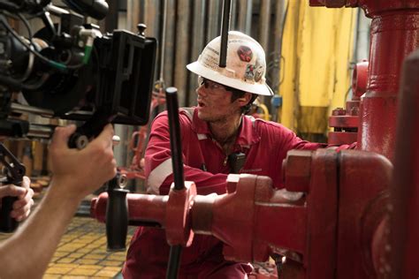 New “Deepwater Horizon” Behind The Scenes Photo « Dylan O'Brien Online