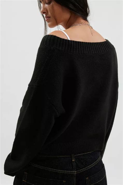 Bdg Jenna Cropped V Neck Sweater Urban Outfitters Canada