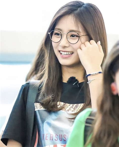 Jur Dico Chou Tzuyu On Twitter Chou Tzuyu With Glasses