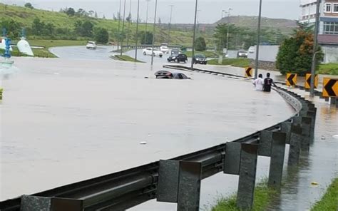 Lebih 200 Berpindah Akibat Banjir Kilat Ribut Di Johor FMT